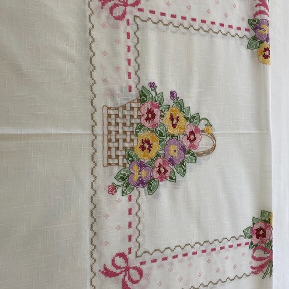 Vintage Hand Embroidered Pansy Tablecloth - Picture 7 of 7